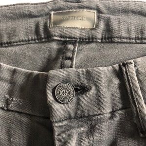 EUC MOTHER looker ankle fray size 26